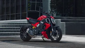 2023 Ducati Diavel  V4 Red